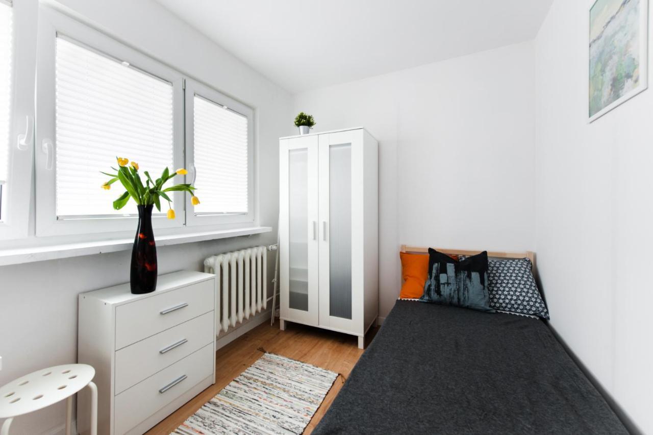Room, Kochanowskiego 32 Varşovia Exterior foto
